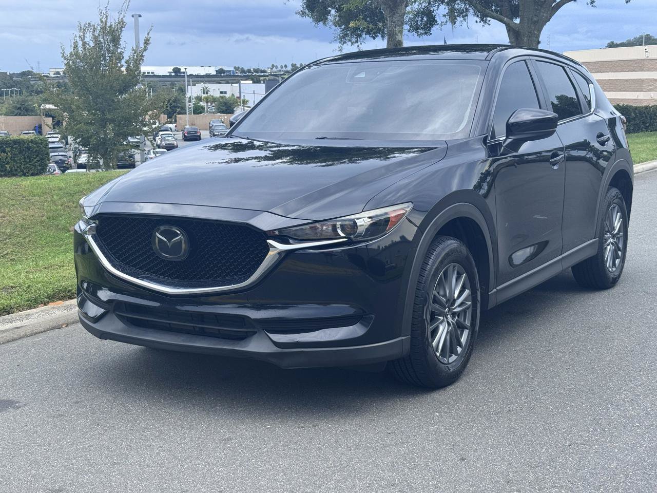 Used 2017 MAZDA CX-5 Touring w/ I-ACTIVSENSE Package FWD image 2