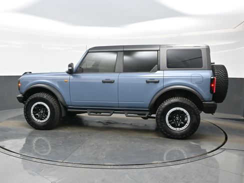 Used 2023 Ford Bronco Badlands image 3