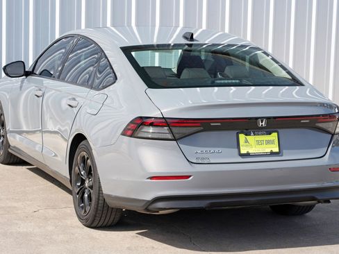Used 2025 Honda Accord SE image 42