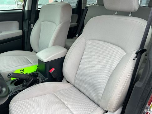 Used 2015 Subaru Forester 2.5i AWD/4WD image 16