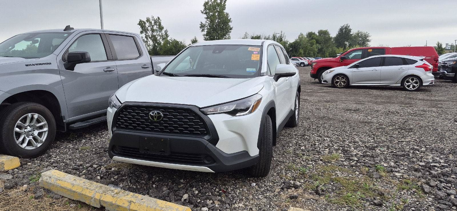 Used 2022 Toyota Corolla Cross LE AWD/4WD image 1