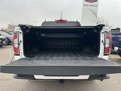 Used 2022 GMC Canyon Denali image 30