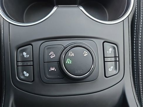 Used 2024 GMC Terrain SLE w/ Driver Convenience Package image 26