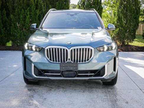 Used 2024 BMW X5 xDrive40i AWD/4WD image 3