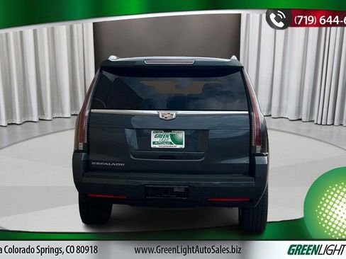 Used 2020 Cadillac Escalade Premium Luxury AWD/4WD image 4
