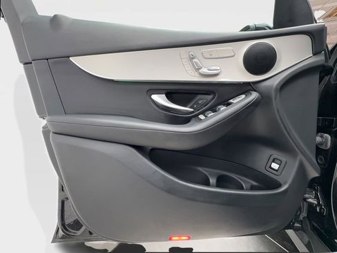 Used 2022 Mercedes-Benz GLC 300 image 23