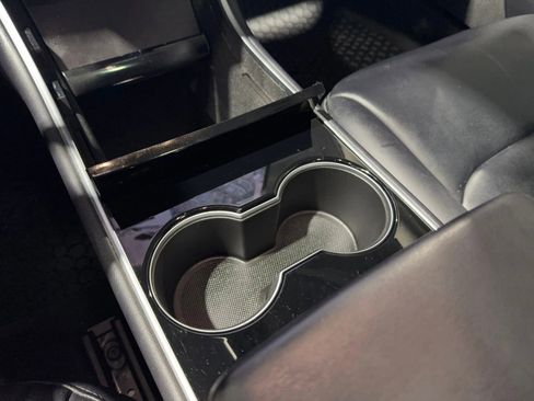 Used 2019 Tesla Model 3 Standard Range image 37