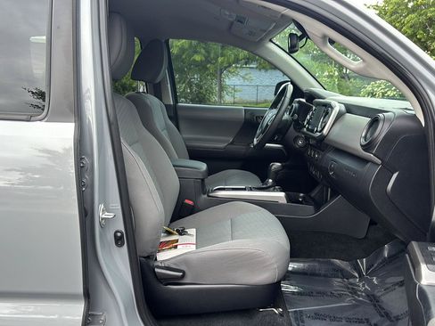 Used 2021 Toyota Tacoma SR5 RWD image 11