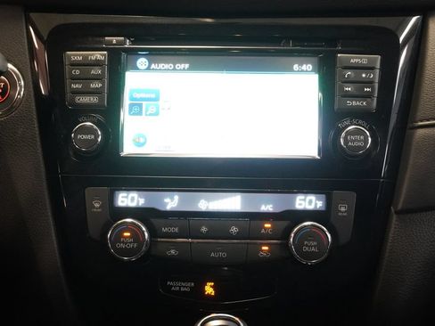 Used 2017 Nissan Rogue SV w/ SV Premium Package AWD/4WD image 21