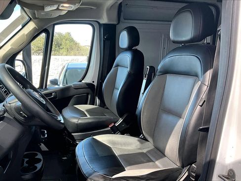 Used 2023 RAM ProMaster 2500 w/ Convenience Group image 8