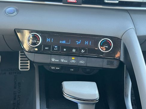 Certified 2025 Hyundai Elantra Sport image 32