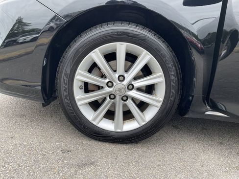 Used 2012 Toyota Camry XLE FWD image 9