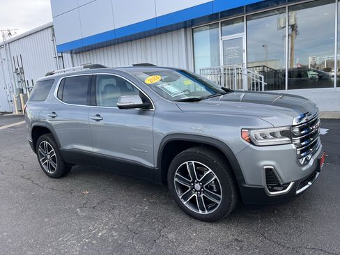 Used 2023 GMC Acadia SLT w/ Preferred Package image 8