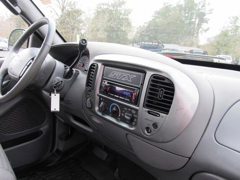 Used 2003 Ford F150 XLT image 31