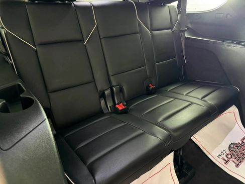 Used 2023 Cadillac Escalade Premium Luxury w/ Performance Package AWD/4WD image 40