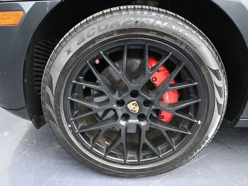 Used 2017 Porsche Macan GTS w/ Premium Package Plus image 23