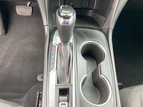 Used 2018 Chevrolet Equinox LT FWD image 12