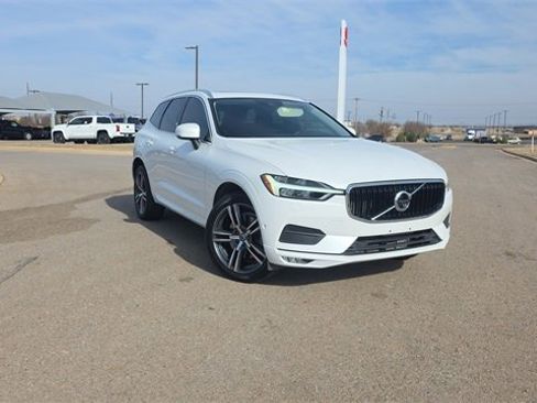 Used 2018 Volvo XC60 T6 Momentum w/ Advanced Package image 9