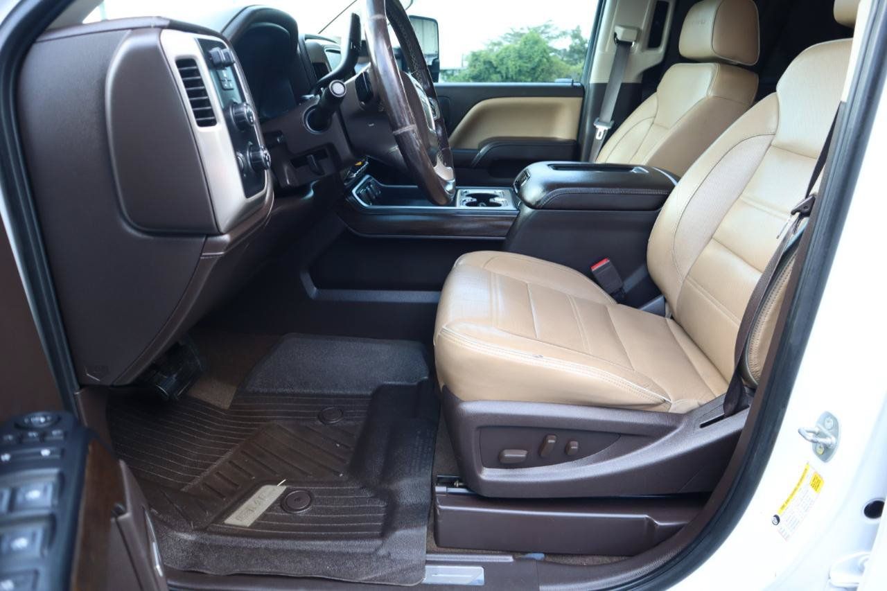 Used 2017 GMC Sierra 2500 Denali w/ Duramax Plus Package AWD/4WD image 13