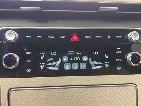 Used 2026 Genesis GV80 2.5T Advanced AWD/4WD image 18