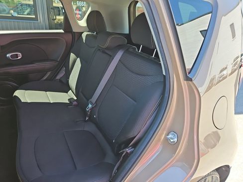 Used 2015 Kia Soul + FWD image 15