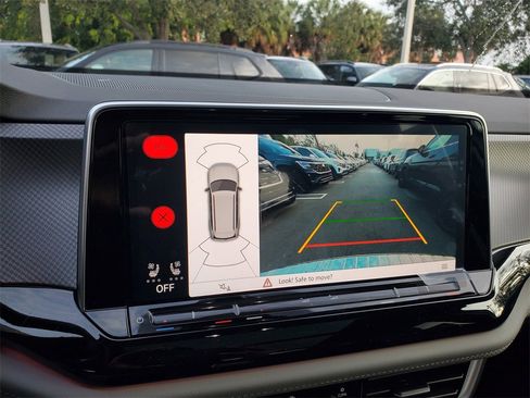 New 2026 Volkswagen Atlas Peak Edition image 13