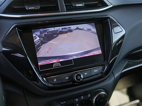 Used 2021 Chevrolet TrailBlazer LT w/ Convenience Package image 17