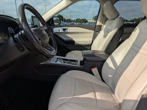 Used 2020 Ford Explorer Platinum w/ Premium Technology Package AWD/4WD image 26