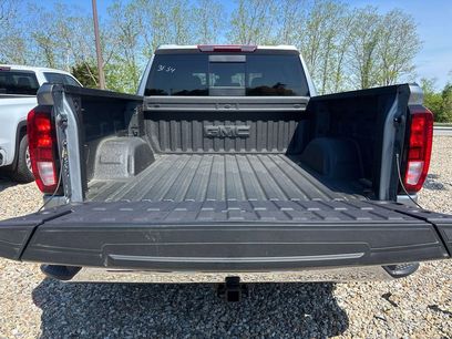 New 2026 GMC Sierra 1500 SLE w/ Preferred Package