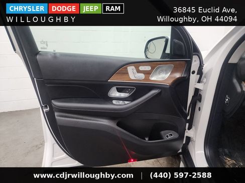 Used 2024 Mercedes-Benz GLE 350 4MATIC image 11