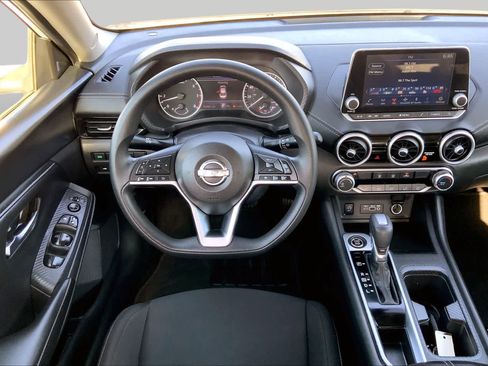 Used 2024 Nissan Sentra SV FWD image 5