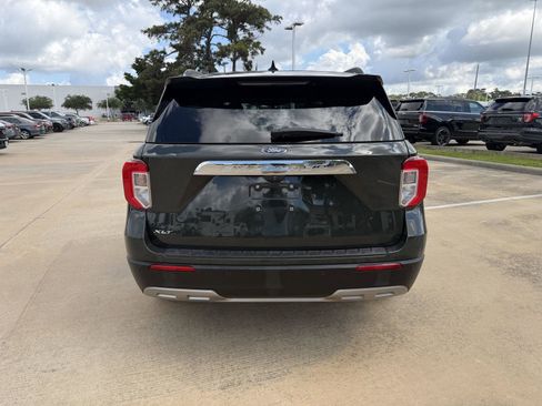 Used 2022 Ford Explorer XLT w/ Equipment Group 202A RWD image 4