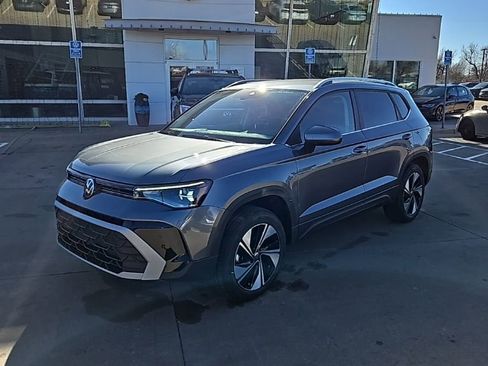 New 2026 Volkswagen Taos SE AWD/4WD image 1