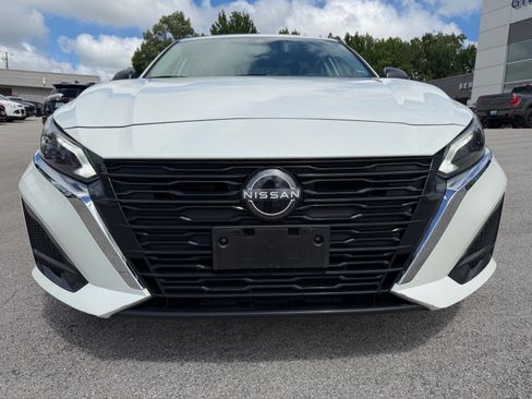 Used 2024 Nissan Altima 2.5 SV FWD image 5