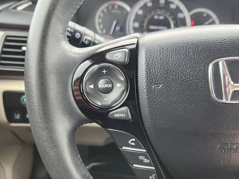 Used 2016 Honda Accord Touring image 16