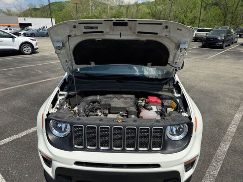 Used 2023 Jeep Renegade Latitude AWD/4WD image 27