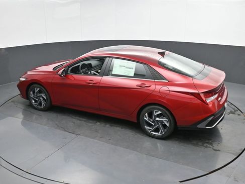 New 2025 Hyundai Elantra Limited image 44