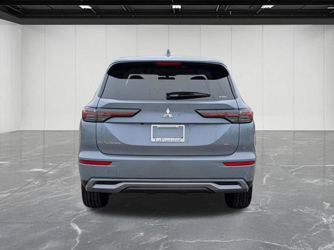 New 2026 Mitsubishi Outlander SE image 4