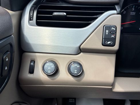 Used 2018 GMC Yukon SLT w/ Open Road Package AWD/4WD image 34