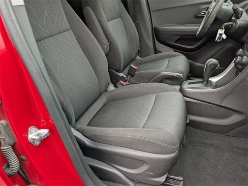 Used 2017 Chevrolet Trax LT image 18