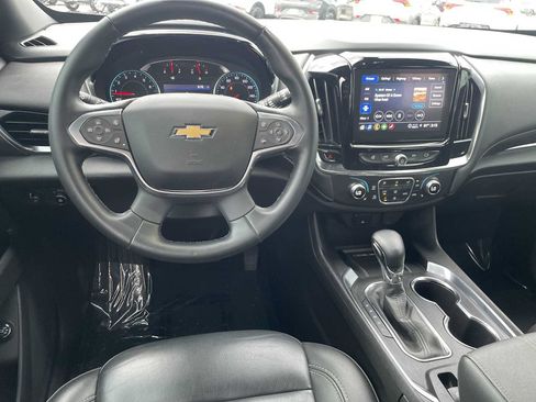 Used 2023 Chevrolet Traverse LT FWD image 11