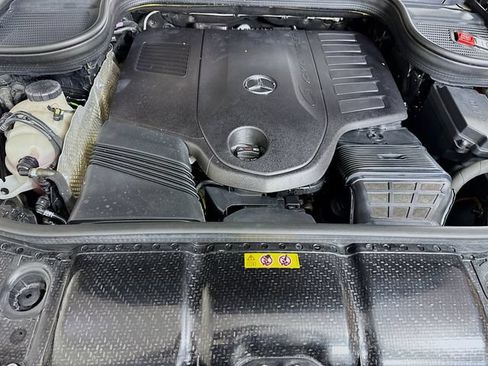 Used 2024 Mercedes-Benz GLE 450 4MATIC image 40
