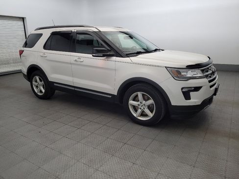 Used 2018 Ford Explorer XLT w/ Equipment Group 202A image 11