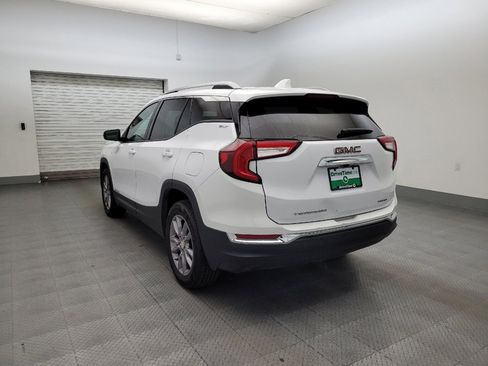 Used 2024 GMC Terrain SLT AWD/4WD image 5