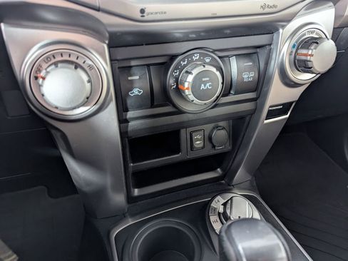 Used 2014 Toyota 4Runner SR5 AWD/4WD image 40