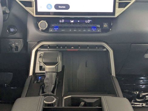 Certified 2025 Toyota Tundra Limited AWD/4WD image 39