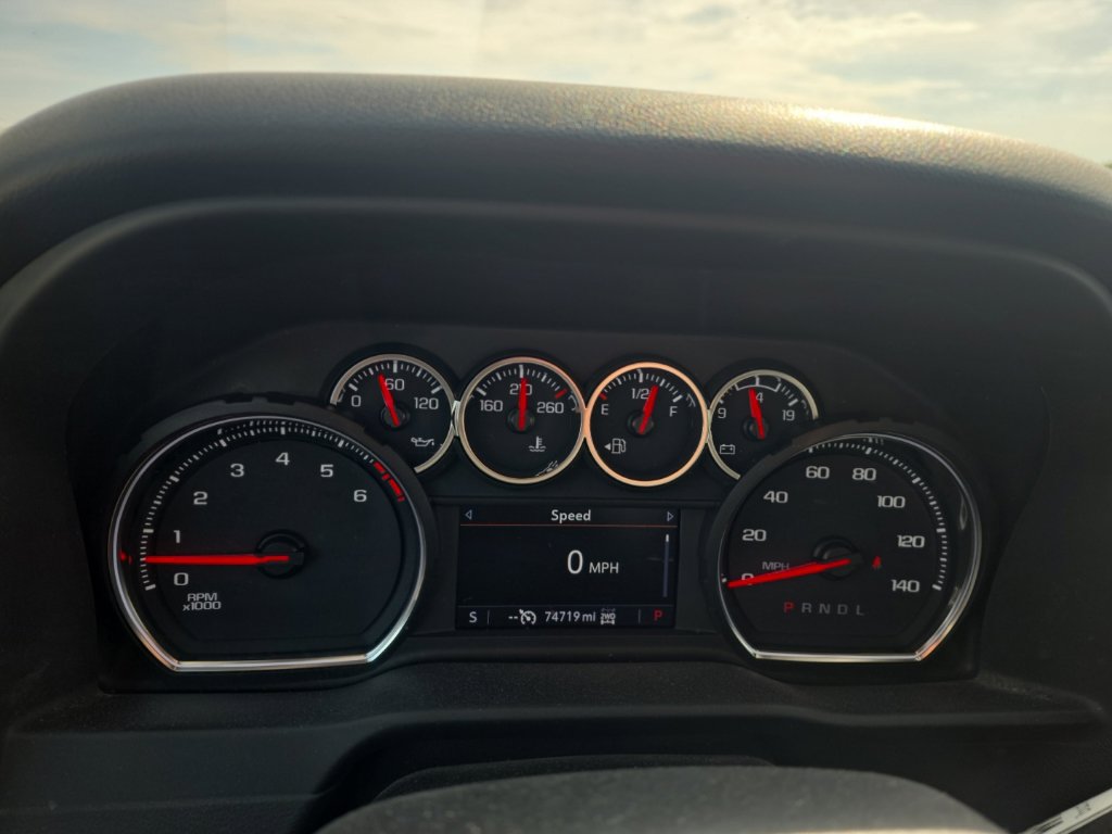 Used 2021 Chevrolet Silverado 2500 LT w/ Midnight Edition AWD/4WD image 12