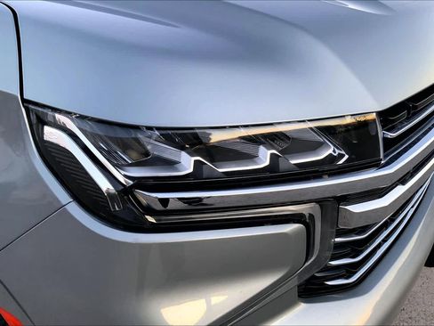 Used 2024 Chevrolet Suburban LT image 24
