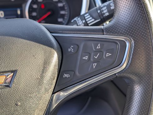 Used 2021 Chevrolet Equinox LT image 17