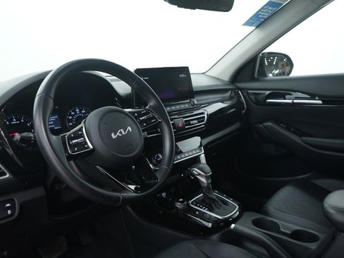 Used 2022 Kia Seltos EX image 24